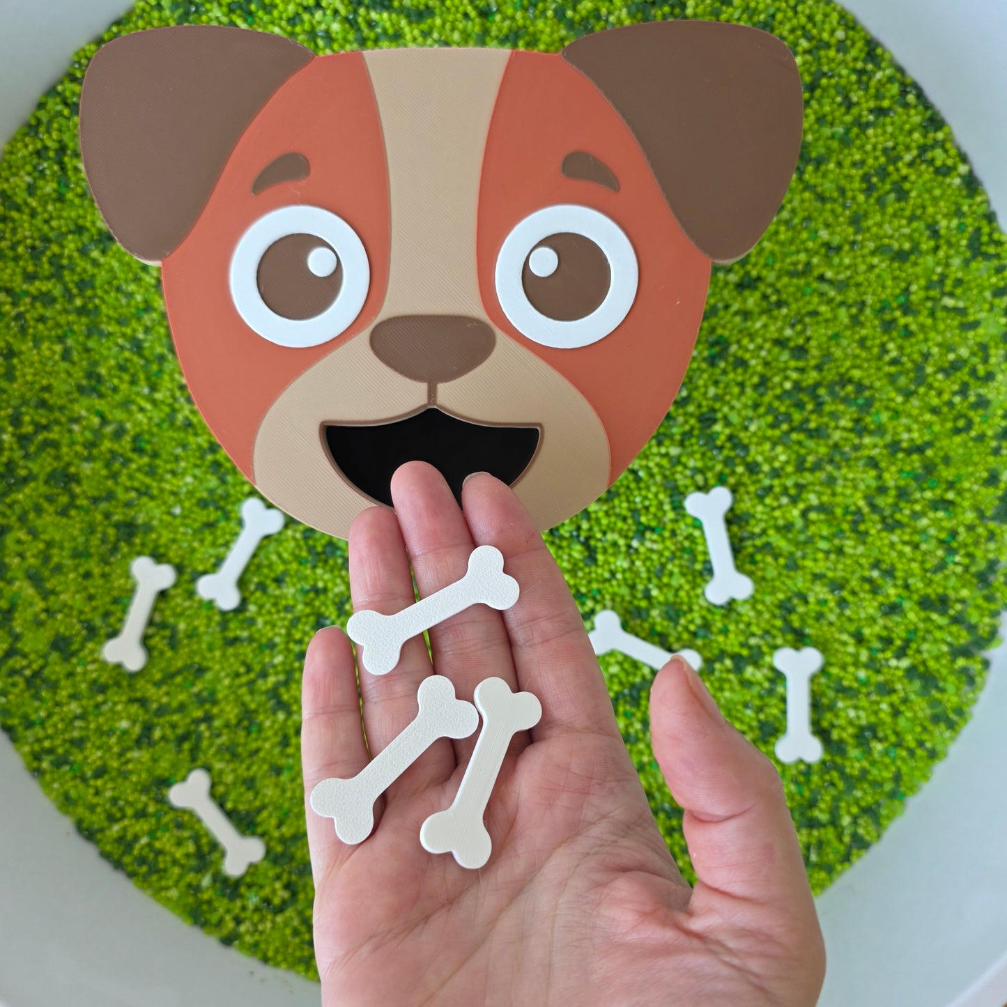 Cățel – capac interactiv pentru tubul de hrănire