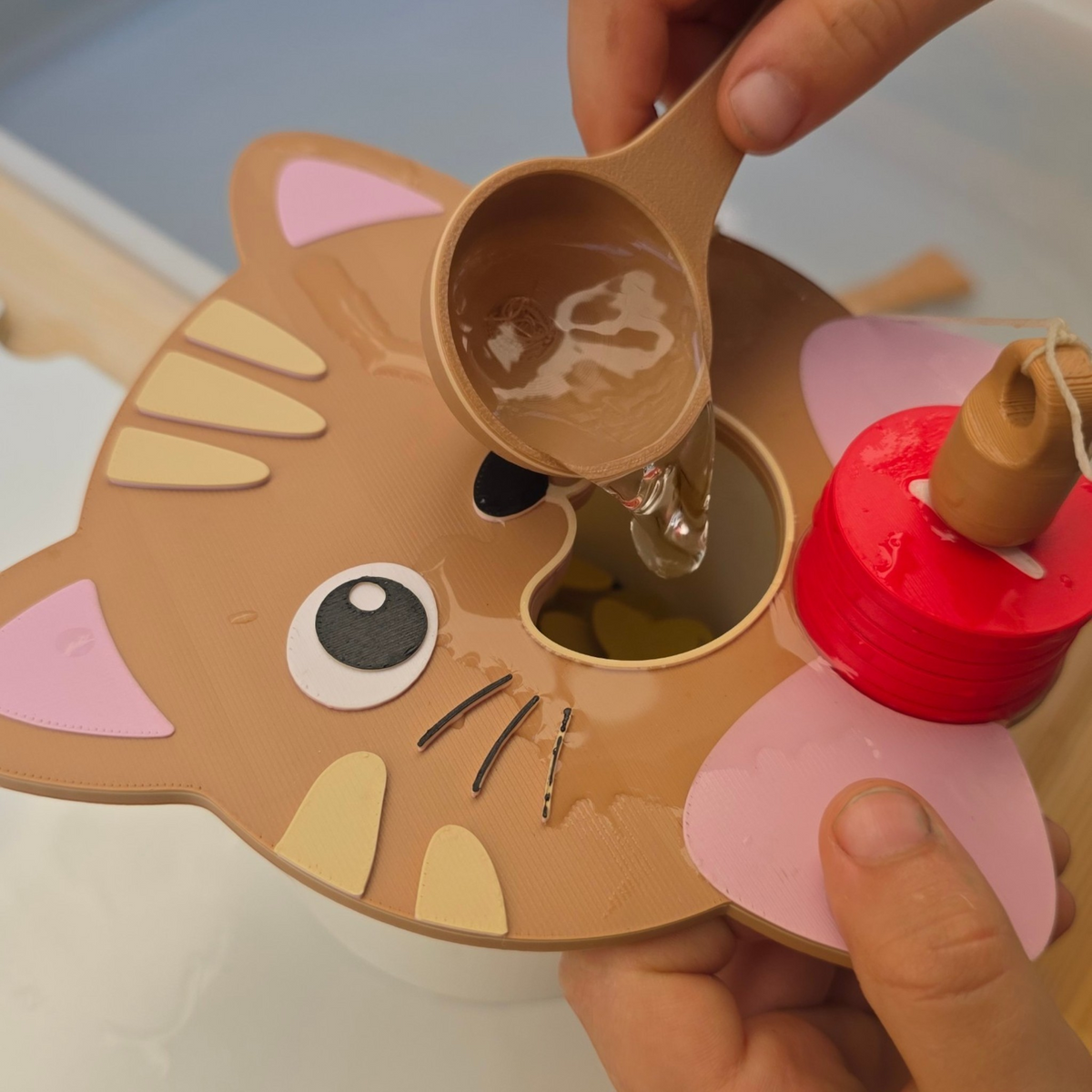 JoinIN Pisicuta 3D printed cat-shaped feeding lid for sensory play with magnetic bow and pouring spoon